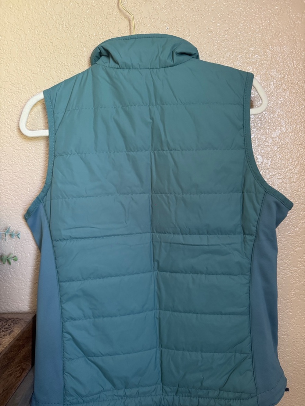 Carhartt Teal Quilted Insulated Vest - Picture 4 of 5